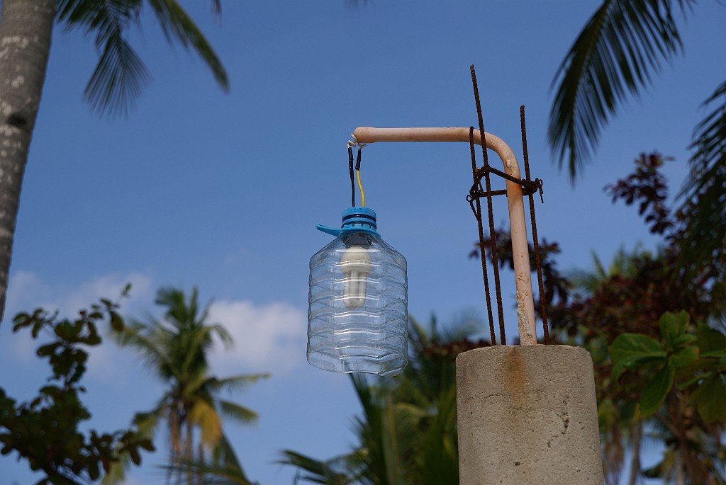 DSC09362.JPG - Straßenlampe  - keine Notlösung, so sahen alle Lampen aus.