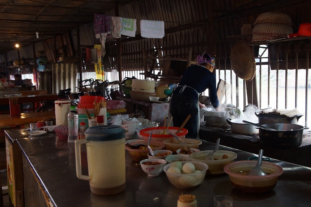 DSC04931.JPG - Lecker Buffett am Markt in Ninh Binh